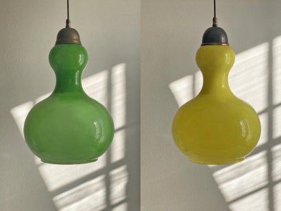 PAIR OF YELLOW AND GREEN GLASS PENDANT LAMPS