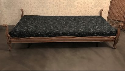 PEARWOOD DAYBED