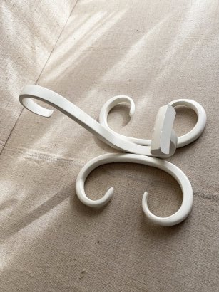 WHITE WOOD WALL CLOTHES HANGER