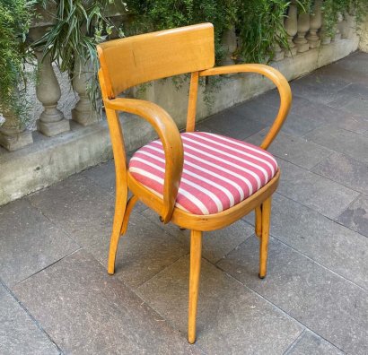 CHAIR WITH BENTWOOD ARMRESTS