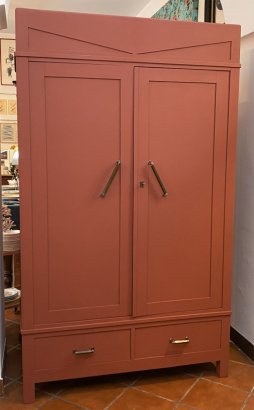RED CABINET