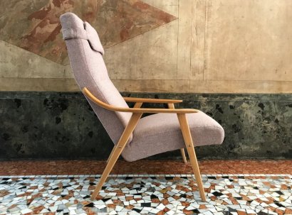 1960's LIGHT PINK ARMCHAIR