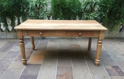 NATURAL COLOUR WOODEN TABLE