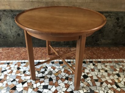 ROUND WALNUT COFFEE TABLE