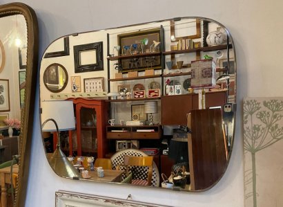 SHAPED MIRROR