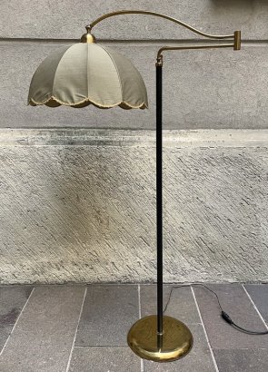 FLOOR LAMP WITH FABRIC SHADE