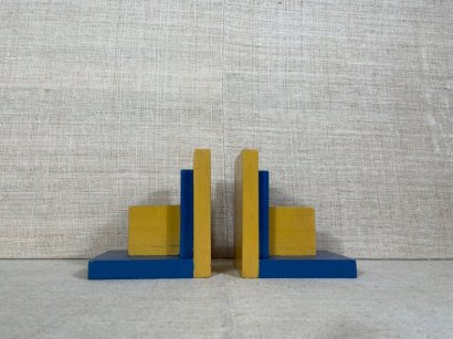 YELLOW AND BLUE WOODEN BOOKENDS