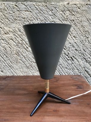 TRIPOD ABAT JOUR WITH CONIC GRAY  DIFFUSER