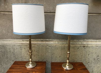 PAIR OF SILVERY TABLE LAMPS