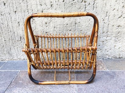 WICKER MAGAZINE RACK