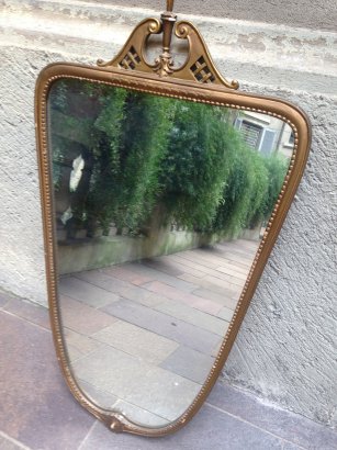 WALL MIRROR WITH FRIEZE